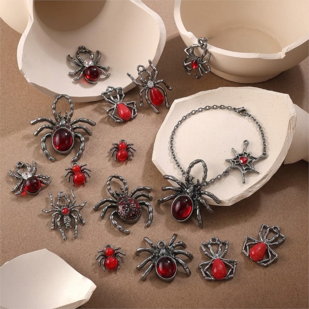 5 Pezzi Ciondoli Gotici a Form - Body Jewelry Y2K recensione e prezzo
